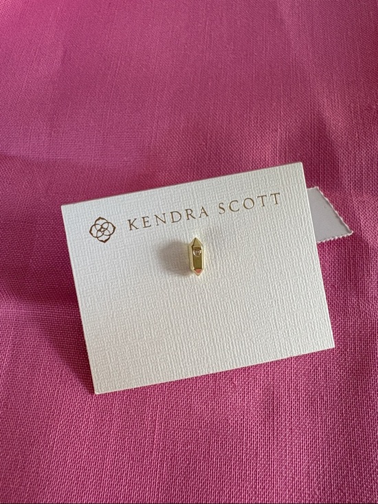 Kendra Scott Jewelry - Kendra Scott Austin Gold (Single) Stud Earring White
CZ new with tag